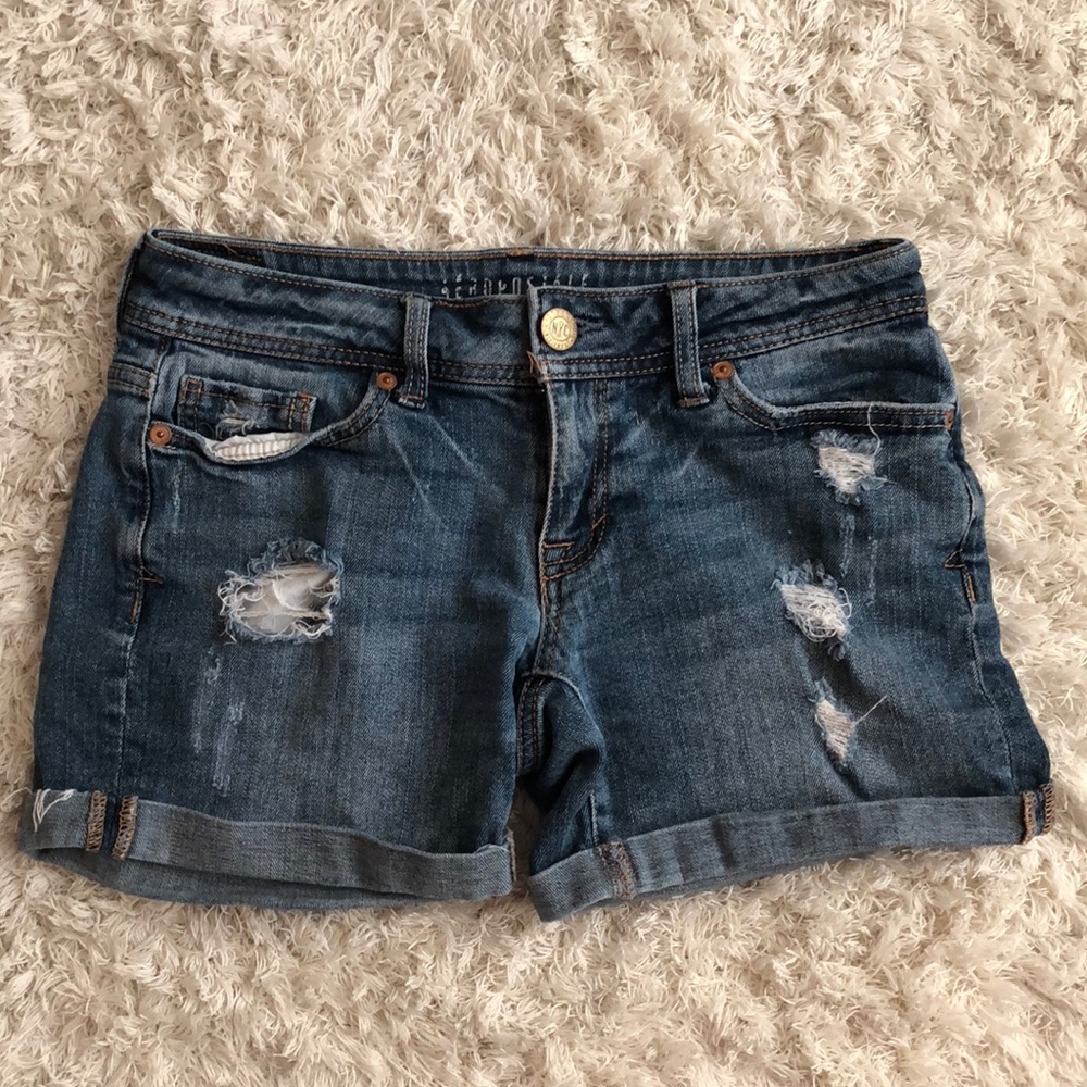 distressed Aeropostale jean shorts